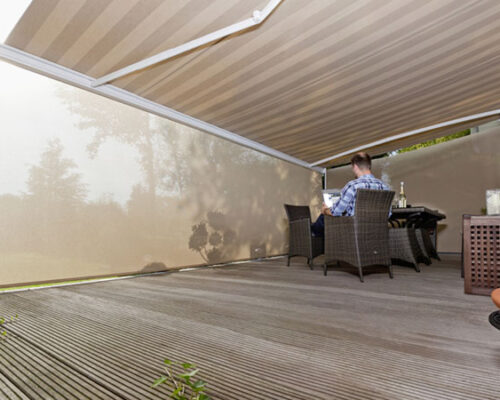 DELTASIDE PULL AWNING TRAPEZE SHAPE